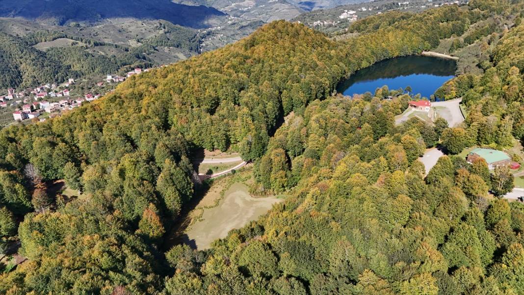 Sonbahar renkleriyle büyüleyen ünlü park rekora koşuyor 7